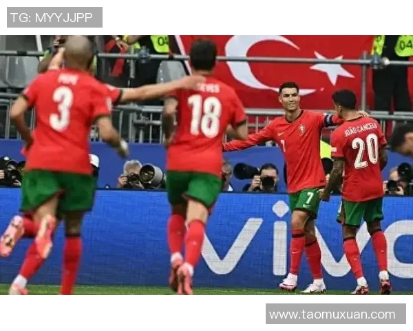 足球界以C为首字母的球星盘点及其成就解析 足球界以C为首字母的球星盘点及其成就解析